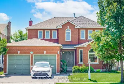 135 Livingstone Street W Upper, Barrie, On L4n 7j4
