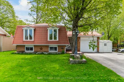 12 Richelieu Street, Penetanguishene, On L9m 1h9