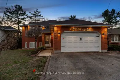 254 Old Mosley Street, Wasaga Beach, On L9z 2h8