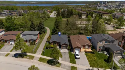35 Golden Eagle Way, Barrie, On L4m 6p6