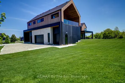 18 Raintree Court, Clearview, On L9y 0k2