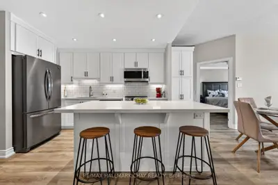 37 Ellen Street 805, Barrie, On L4n 6g2