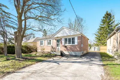 18 Newton Street, Barrie, On L4m 3n3