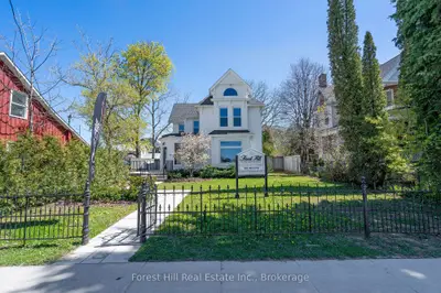 114 Ontario Street B, Collingwood, On L9y 1m3