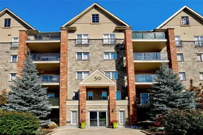 39 Ferndale Drive S 303, Barrie, On L4n 5w9