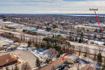 63 Ferris Lane B11, Barrie, On L4m 5c4