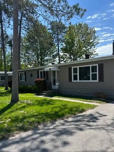 3 Golf Avenue, Wasaga Beach, On L9z 1k2