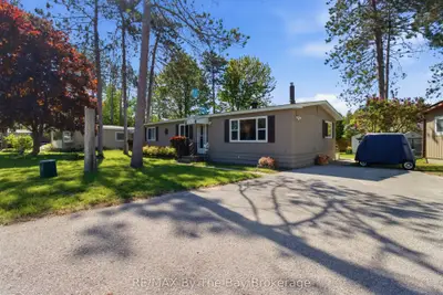 3 Golf Avenue, Wasaga Beach, On L9z 1k2