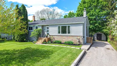 Detached in Orillia
