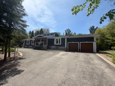 Detached in Wasaga Beach
