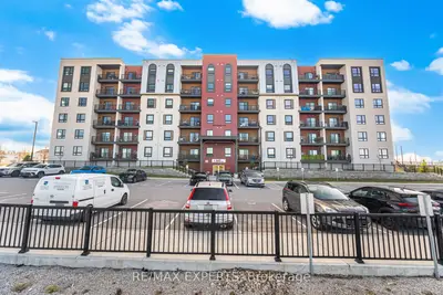 Condo Apartment in Barrie