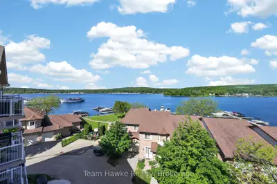 Condo Apartment in Penetanguishene