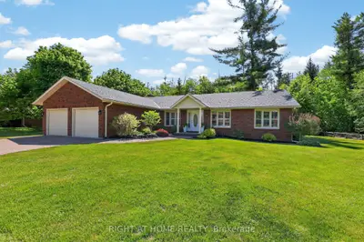 Detached in Springwater