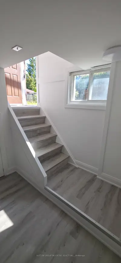 Semi-Detached in Barrie