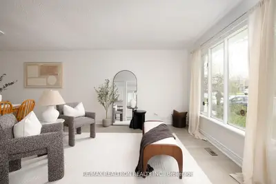 8 Courtice Crescent, Collingwood, On L9y 4g1