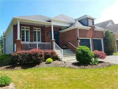 Detached in Wasaga Beach