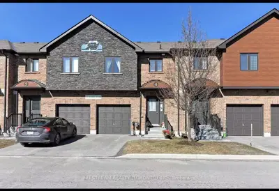 43 Madelaine Drive 4, Barrie, On L9j 0g8