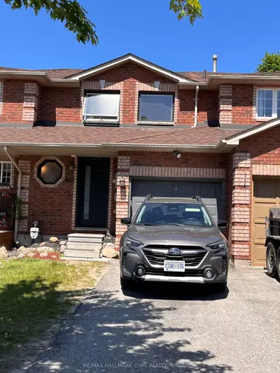 Att/Row/Townhouse in Barrie