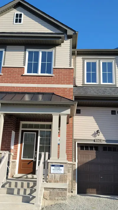 Att/Row/Townhouse in Barrie