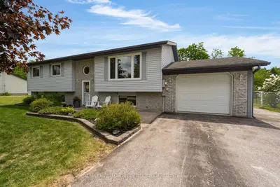 Detached in Springwater