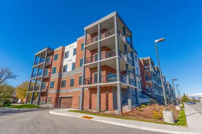 Common Element Condo in Clearview
