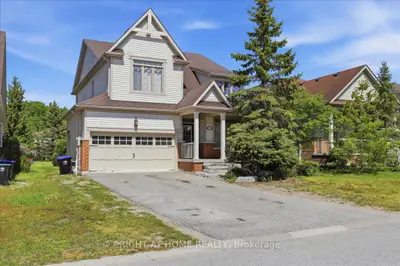 Detached in Wasaga Beach