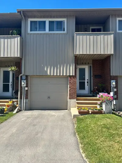 Condo Townhouse in Collingwood