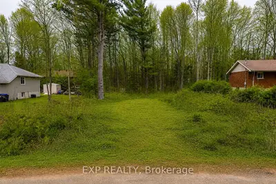 98 Rue Vanier Road, Tiny, On L9m 0j2