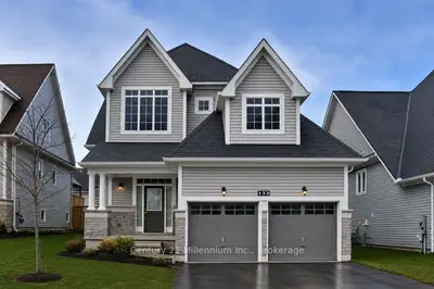 Detached in Wasaga Beach