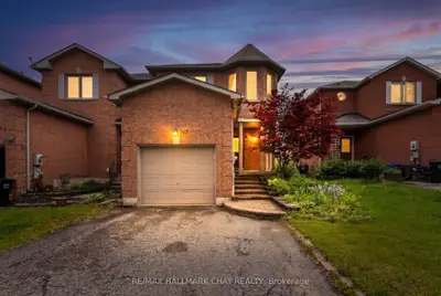 Att/Row/Townhouse in Barrie