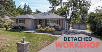Detached in Springwater