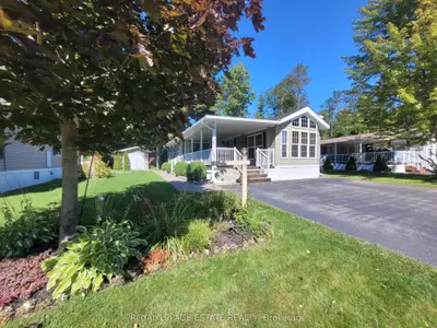 Detached in Wasaga Beach