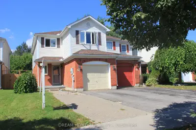 Att/Row/Townhouse in Barrie