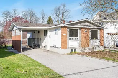 Detached in Midland