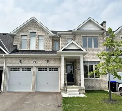 Att/Row/Townhouse in Wasaga Beach