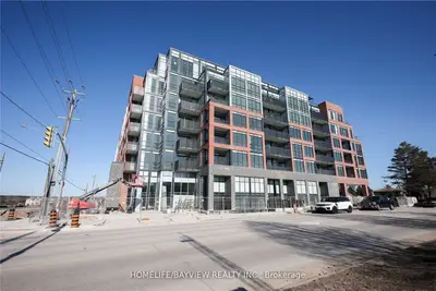 Condo Apartment in Barrie