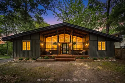 Detached in Wasaga Beach