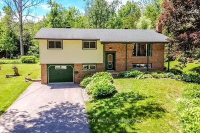 Detached in Orillia