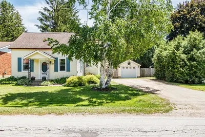 Detached in Clearview