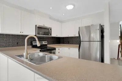 800 West Ridge Boulevard 72, Orillia, On L3v 0a1
