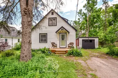 Detached in Orillia