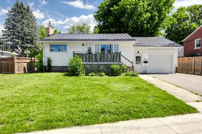 Detached in Clearview