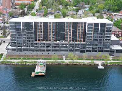 Condo Apartment in Barrie