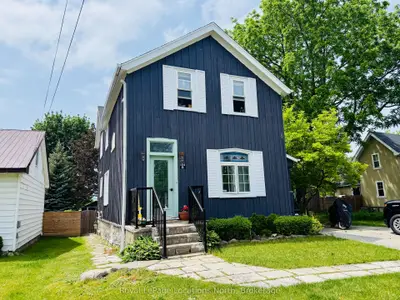 Upper Level in Collingwood