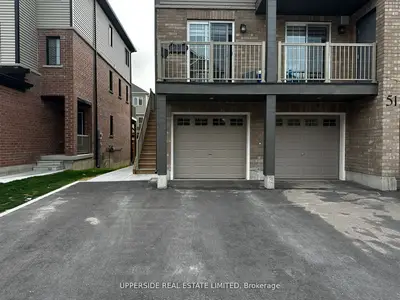 Condo Townhouse in Barrie