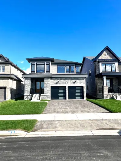 Detached in Wasaga Beach