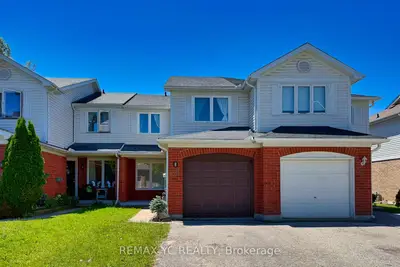 Att/Row/Townhouse in Barrie
