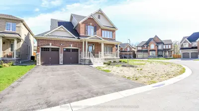 Detached in Springwater