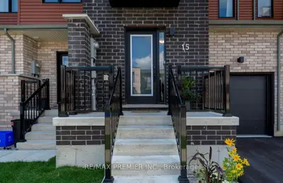 Att/Row/Townhouse in Barrie