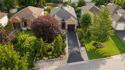 Detached in Wasaga Beach